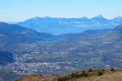 La Matheysine et ses lacs avec le Massif de la Chartreuse en toile de fond